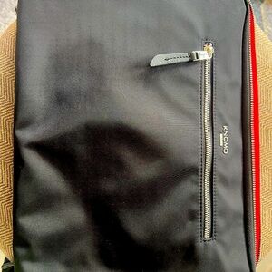 EUC Knomo black laptop sleeve with black strap